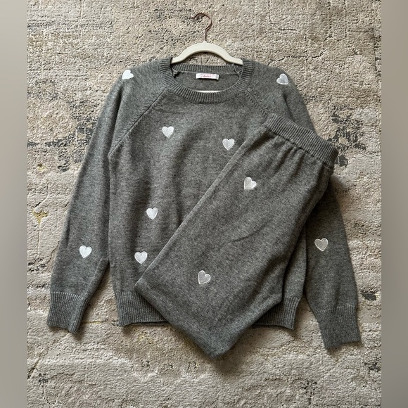 Grey Heart Knit Set - New! - Picture 10 of 11